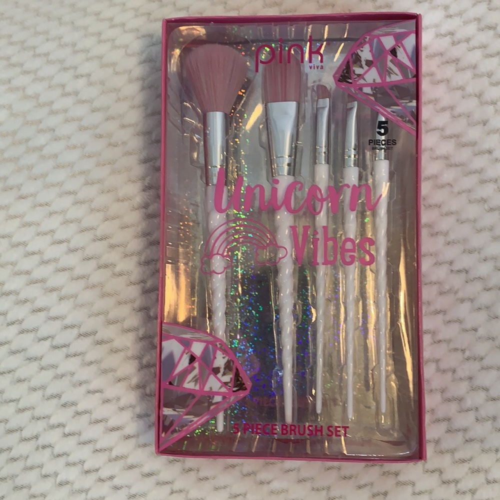 2/$20 Unicorn Vibes Brush Set *Host Pick*
